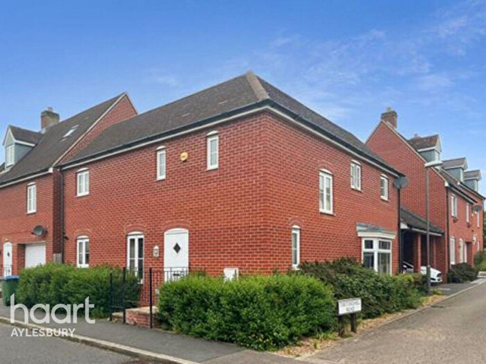 3 Bedroom Link Detached House To Rent In Wall Brown Way, Aylesbury, HP19