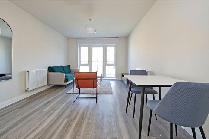 1 Bedroom Flat To Rent In Iris House, Plum Mews, Tooting, SW17