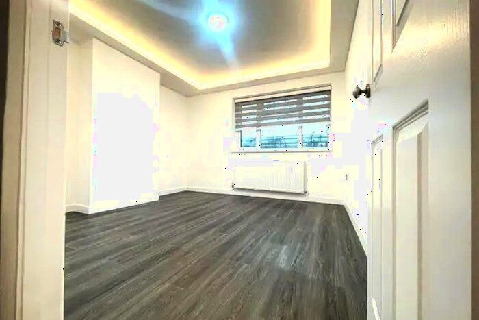 1 Bedroom Flat To Rent In Wood Green, London, N22