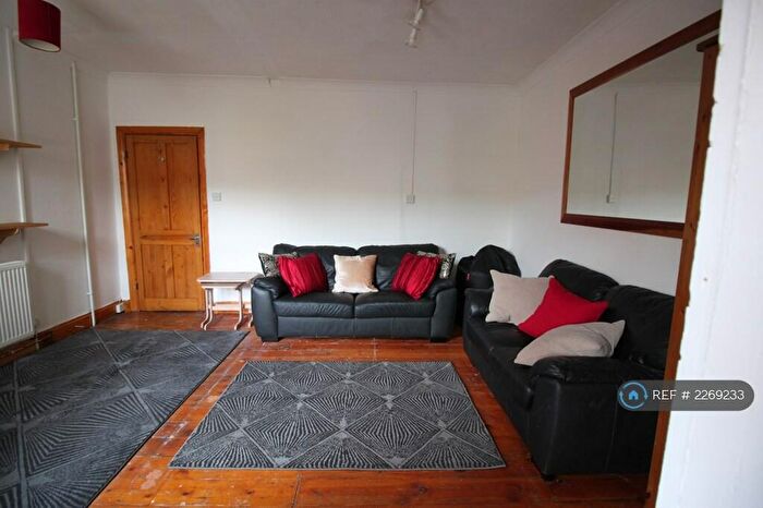 6 Bedroom Semi-Detached House To Rent In Artillery Road, Guildford, GU1