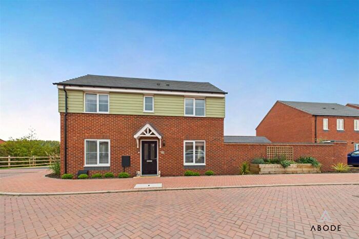 3 Bedroom Detached House For Sale In Hayfield Drive, Stenson Fields, Derby, DE24