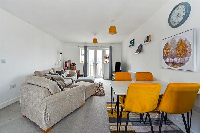 1 Bedroom Flat For Sale In Draper Close, Andover, SP11