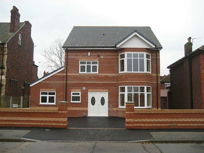 10 Bedroom Detached House To Rent In Abberton Road, Manchester, M14