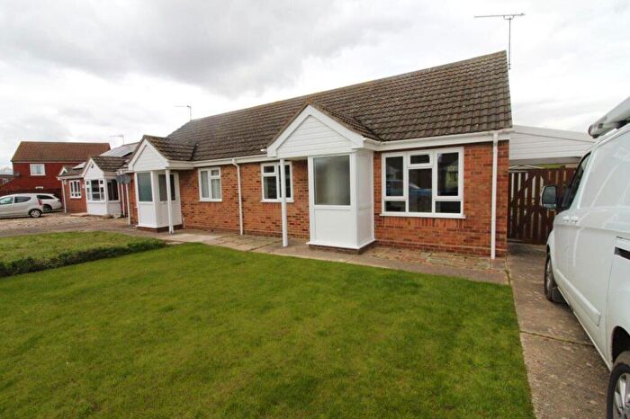2 Bedroom Bungalow To Rent In Farriers Went, Trimley St Mary, IP11
