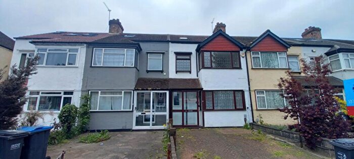 4 Bedroom Terraced House To Rent In Mitcham Road, London, CR0