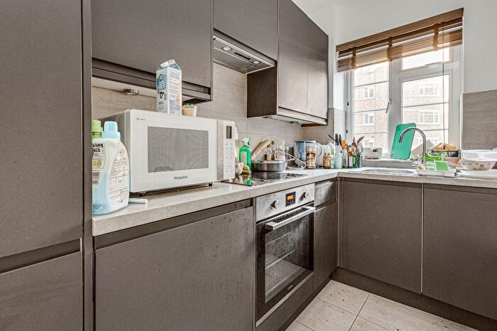 3 Bedroom Flat To Rent In West Kensington Court, Edith Villas, W14