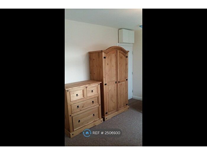 Studio To Rent In Marsh Lane, West Bromwich, B71