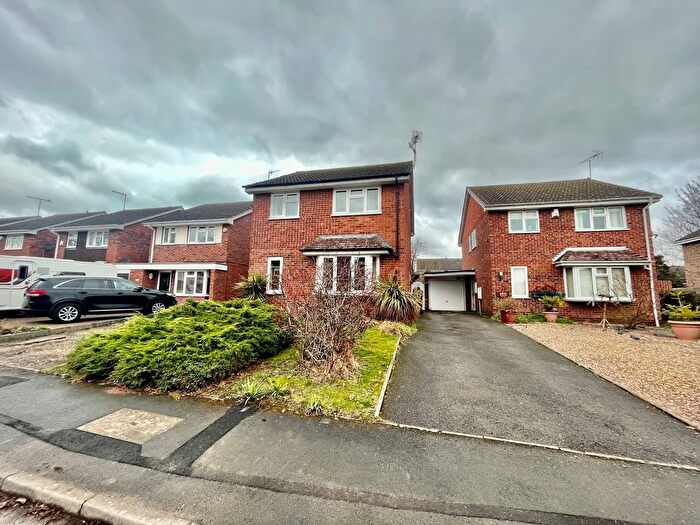 4 Bedroom Detached House To Rent In Makepeace Avenue, Warwick, CV34