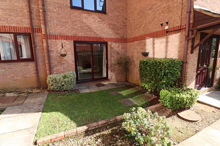 2 Bedroom Terraced House To Rent In Victoria Court, North Street, NN10