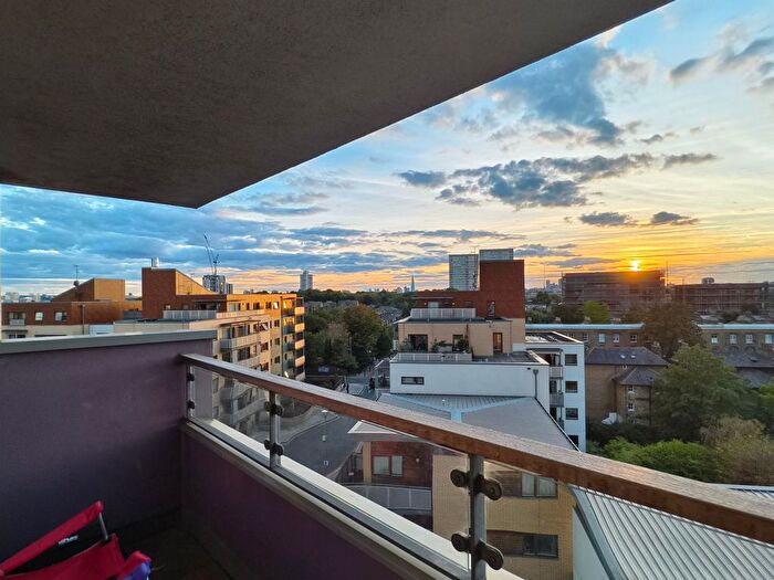 2 Bedroom Flat To Rent In Rainhill Way, London, E3