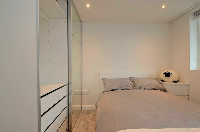 2 Bedroom Apartment To Rent In Apt Gordon Road, Sharrow Vale, Sheffield, S11
