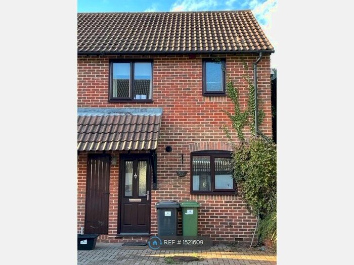 2 Bedroom End Of Terrace House To Rent In Redhouse Mews, Liphook, GU30