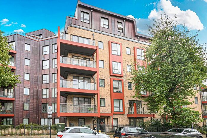 3 Bedroom Flat For Sale In Tollgate Gardens, North Maida Vale, London, NW6