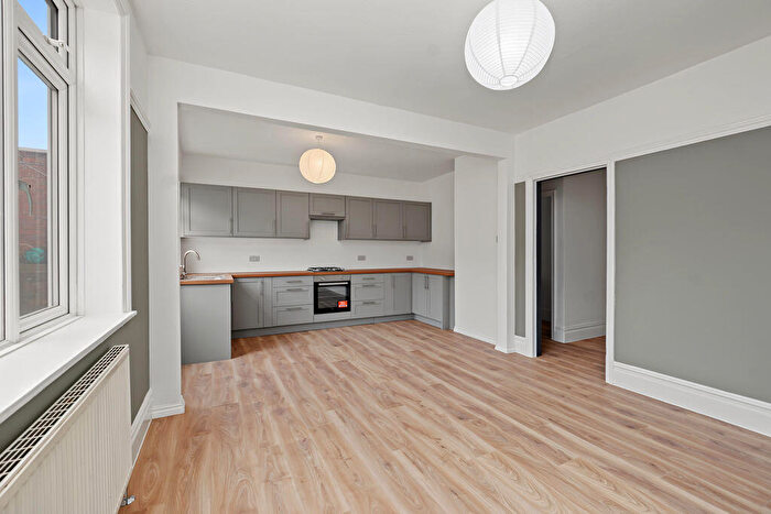 3 Bedroom Semi-Detached House For Sale In Hasland Road, Hasland, Chesterfield, S41