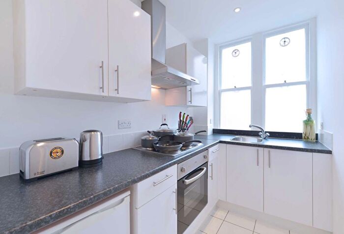 1 Bedroom Flat To Rent In Mayfair, London, W1J