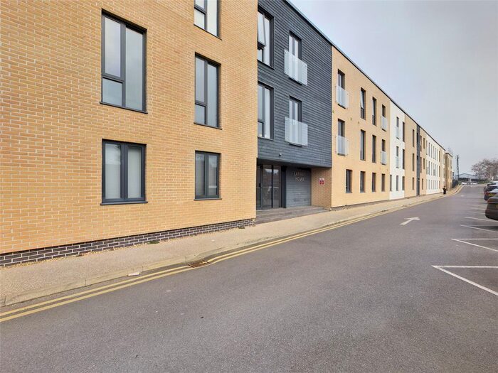 1 Bedroom Flat To Rent In Angus Court, Thame, Oxfordshire, OX9