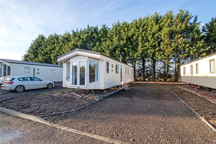 3 Bedroom Park Home For Sale In Haxey Road, Misterton, Doncaster, Nottinghamshire, DN10