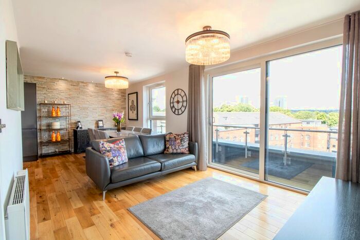 2 Bedroom Flat To Rent In New York Road, Leeds, LS2