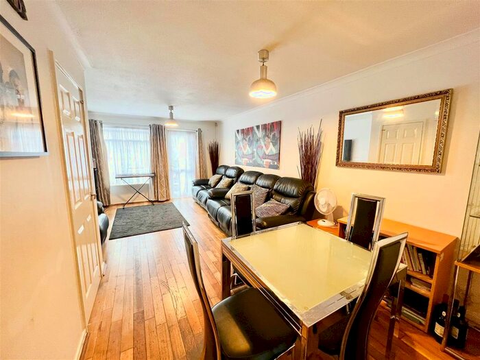 3 Bedroom Terraced House To Rent In Denmead Road, Croydon, CR0