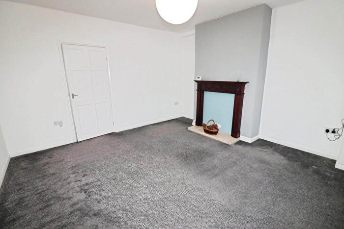 3 Bedroom Terraced House For Sale In Terminus Road, Bromborough, CH62 - Photo 3