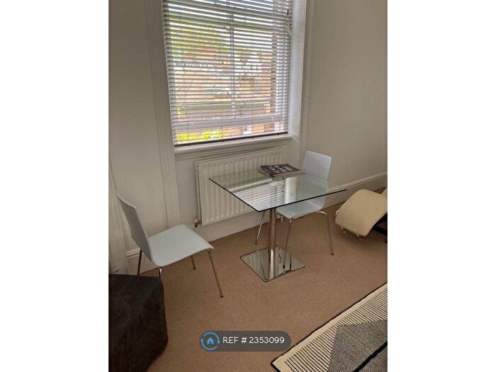 1 Bedroom Flat To Rent In Old Brompton Road, London, SW5