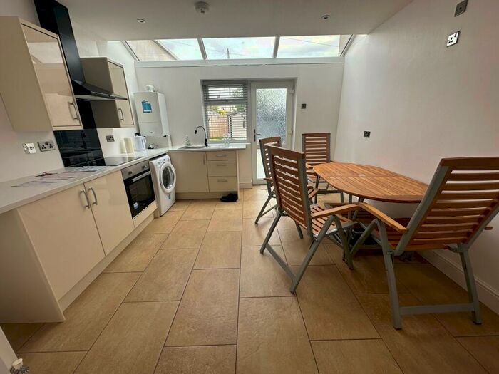 2 Bedroom House To Rent In Lambrook Road, Bristol, BS16