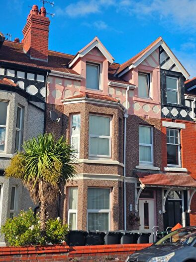 1 Bedroom Flat To Rent In Curzon Road, Llandudno, LL30