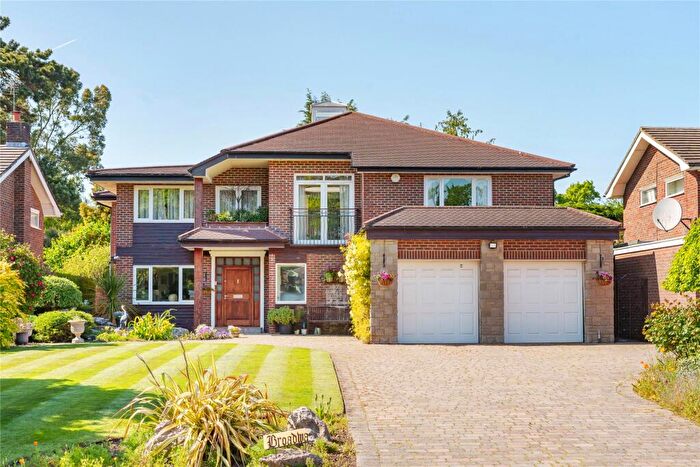 6 Bedroom Detached House For Sale In Westleigh Drive, Bromley, BR1