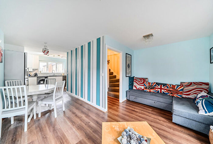 4 Bedroom End Of Terrace House For Sale In Heron Way, Wallington, SM6