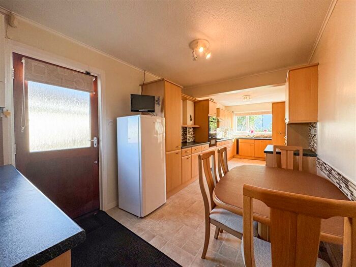 2 Bedroom Detached Bungalow For Sale In Foreknowe, Biggar, ML12