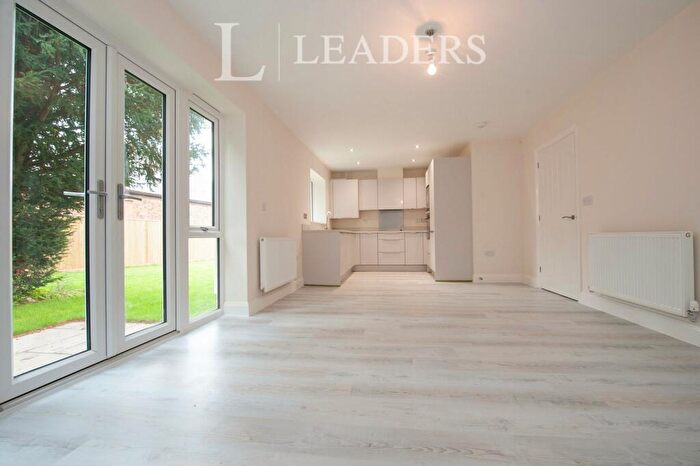 2 Bedroom Apartment To Rent In Bromsgrove, Faringdon, SN7