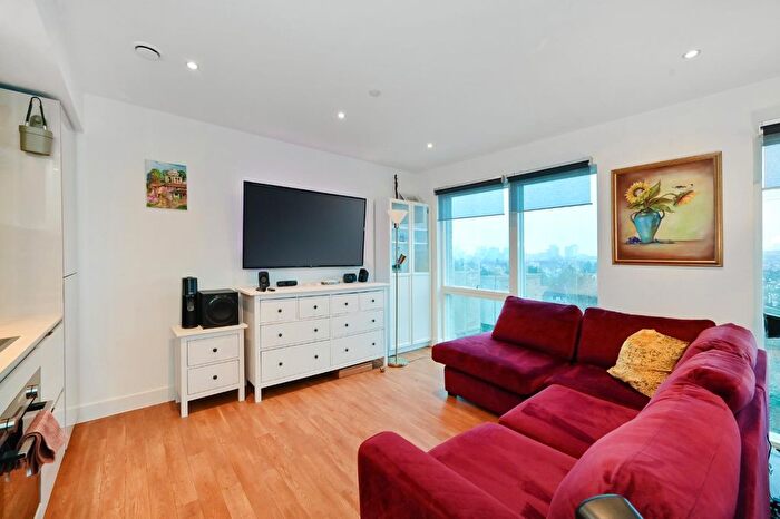 1 Bedroom Flat To Rent In Hoy Close, London, NW9