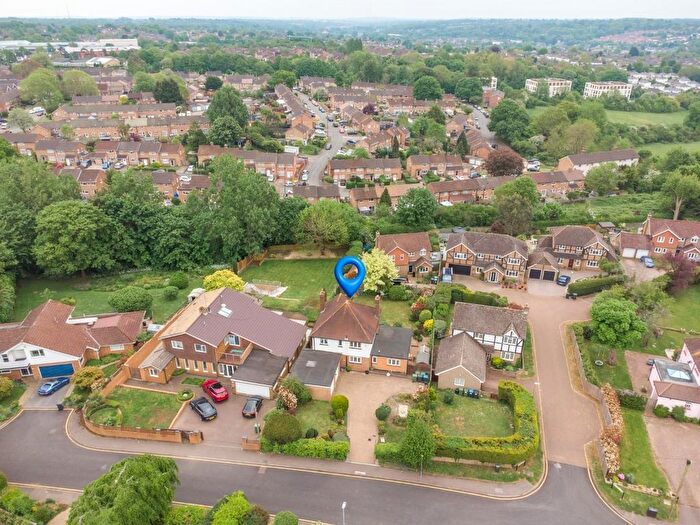 4 Bedroom Detached House For Sale In Hillfield Road, Hemel Hempstead, HP2