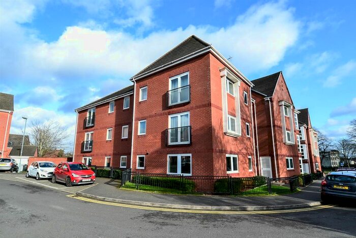 3 Bedroom Flat To Rent In Wolseley House, School Close, Northfield, Birmingham, B31