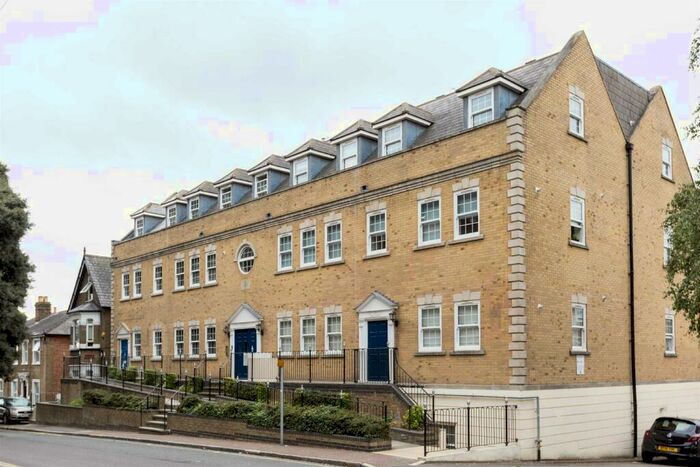 2 Bedroom Flat To Rent In Knight Court, Crown Street, Brentwood, CM14