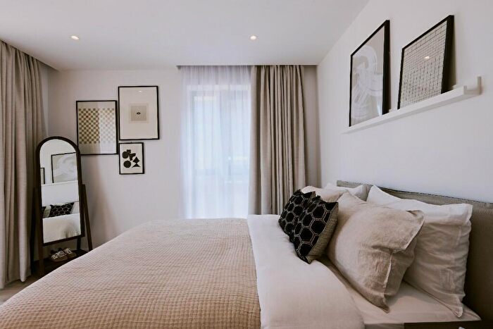 2 Bedroom Apartment To Rent In New Drum Street, London, E1