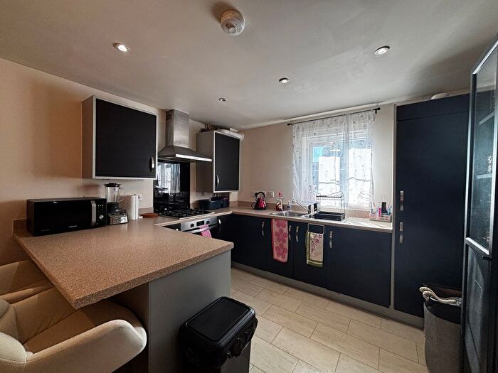 2 Bedroom Flat To Rent In Mallard Close, Bristol, BS5