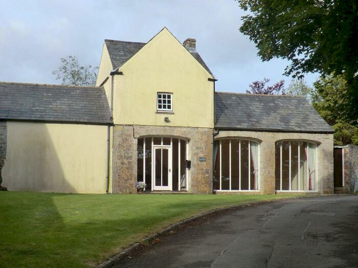 2 Bedroom Detached House To Rent In The Coach House, Clemenstone, Wick, CF71