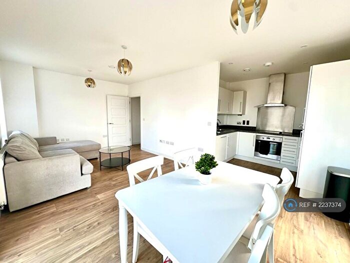 1 Bedroom Flat To Rent In Bawley Court, London, E16