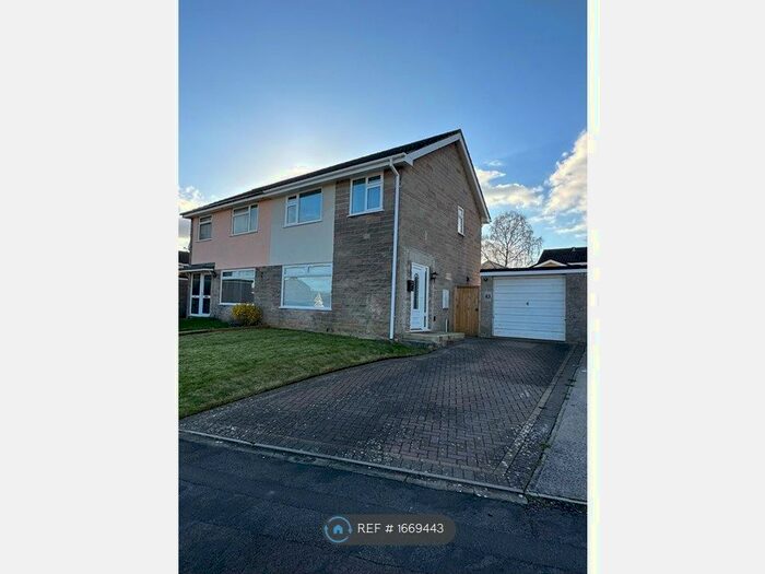 3 Bedroom Semi-Detached House To Rent In Waterford Park, Radstock, BA3
