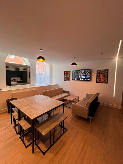 3 Bedroom Flat To Rent In Fletcher Road Beeston, Nottingham, NG9