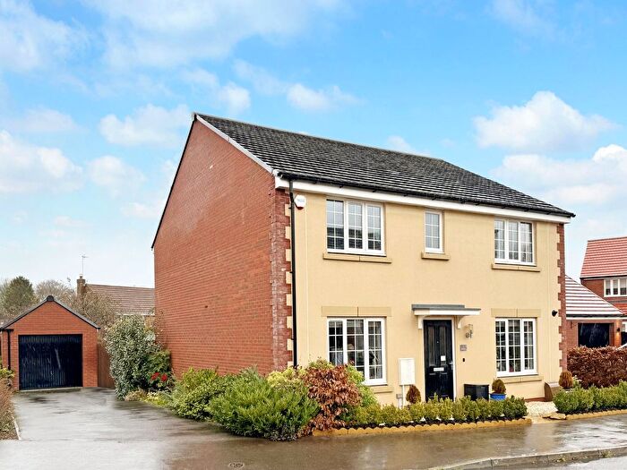 4 Bedroom Detached House For Sale In Ballingers, Shrivenham, SN6