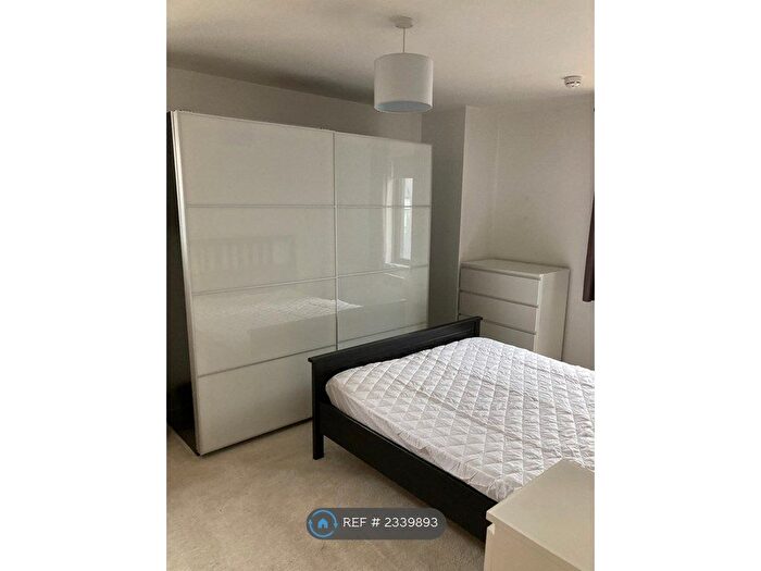 2 Bedroom Flat To Rent In Plaza Boulevard, Liverpool, L8
