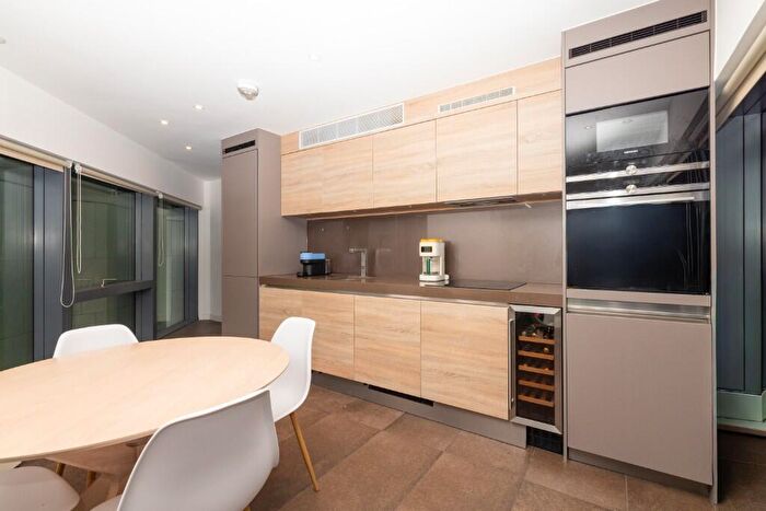 1 Bedroom Flat For Sale In City Road, London, EC1V