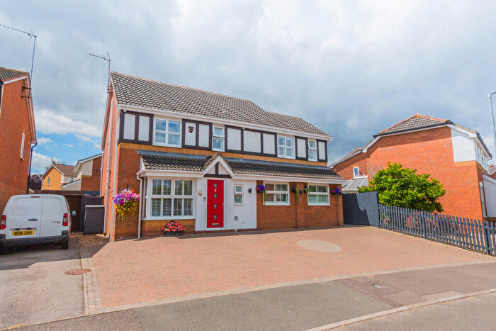 4 Bedroom Detached House For Sale In Holbush Way, Irthlingborough, NN9