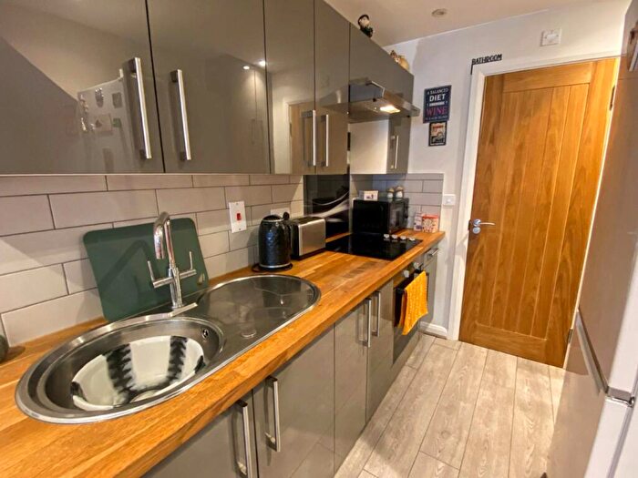 1 Bedroom Apartment To Rent In Vine Court, Brewhouse Yard, Gravesend, Kent, DA12