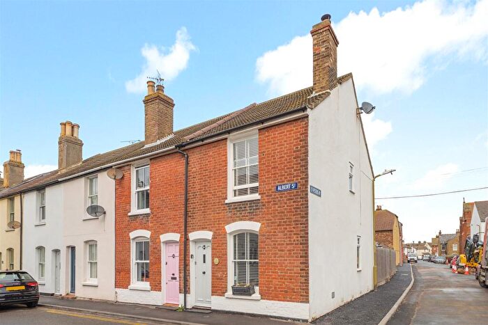 3 Bedroom End Of Terrace House For Sale In Albert Street, Whitstable, CT5