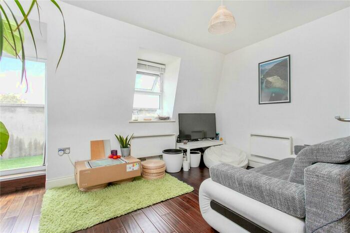 1 Bedroom Property To Rent In Amhurst Road, London, E8