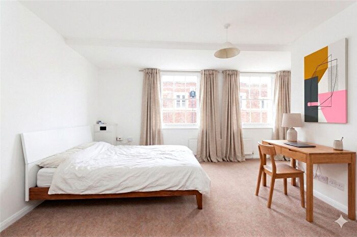 Studio To Rent In Battersea Square, London, SW11