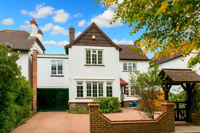 6 Bedroom Detached House To Rent In Hampton, Middlesex, TW12